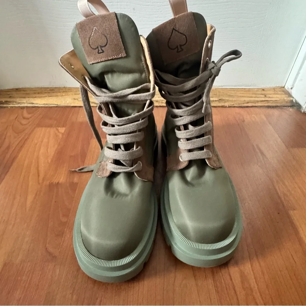 NEW LEMARÉ Olive Green Lace-Up Boots with Suede Heart Logo - Picture 5 of 9